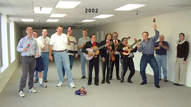 Ілон Маск і команда SpaceX 2002