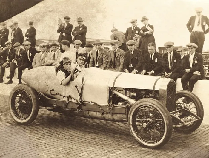 Перший 3-літровий автомобіль Bentley Motors, 1921 рік