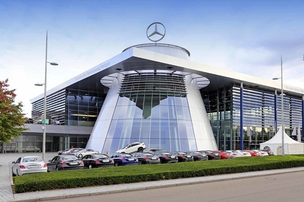 Офіс Mercedes-Benz у Штутгарті