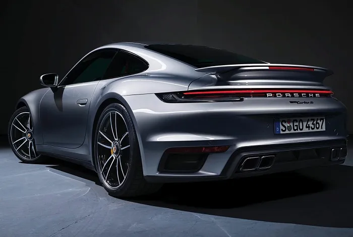 Новий Porsche 911 2023 року