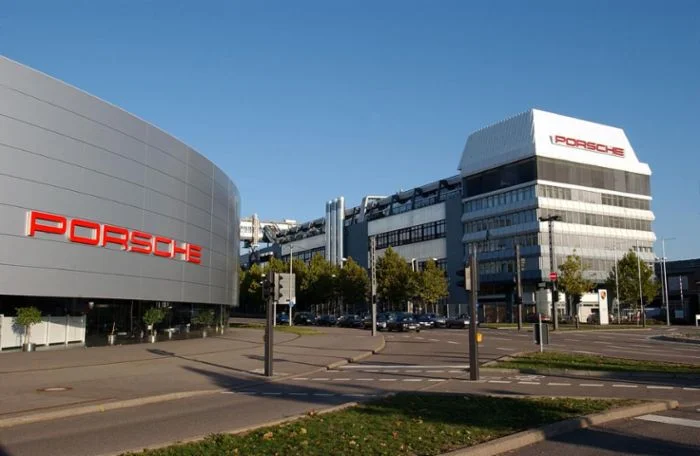 Штаб-квартира Porsche у Цуффенхаузені, Німеччина